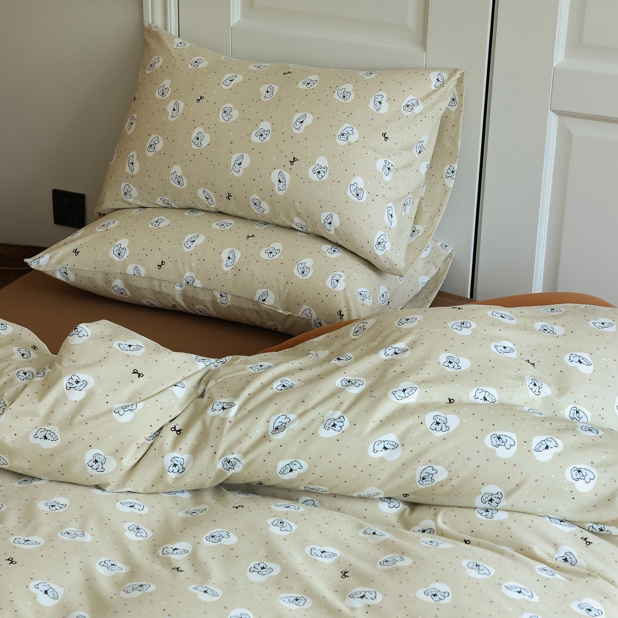 91家纺网 家纺一手货源 找家纺 爱丽丝 2025新款亲肤舒适针织棉四件套系列 修修狗