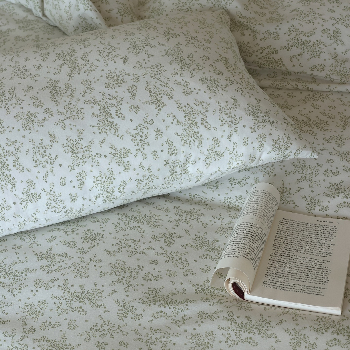 91家纺网 家纺一手货源 找家纺 爱丽丝 2025新款亲肤舒适针织棉四件套系列 熏衣草绿