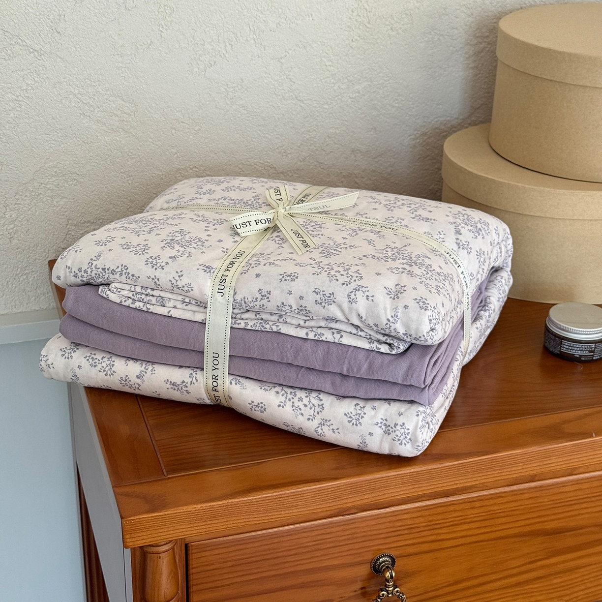 91家纺网 家纺一手货源 找家纺 爱丽丝 2025新款亲肤舒适针织棉四件套系列 薰衣草紫