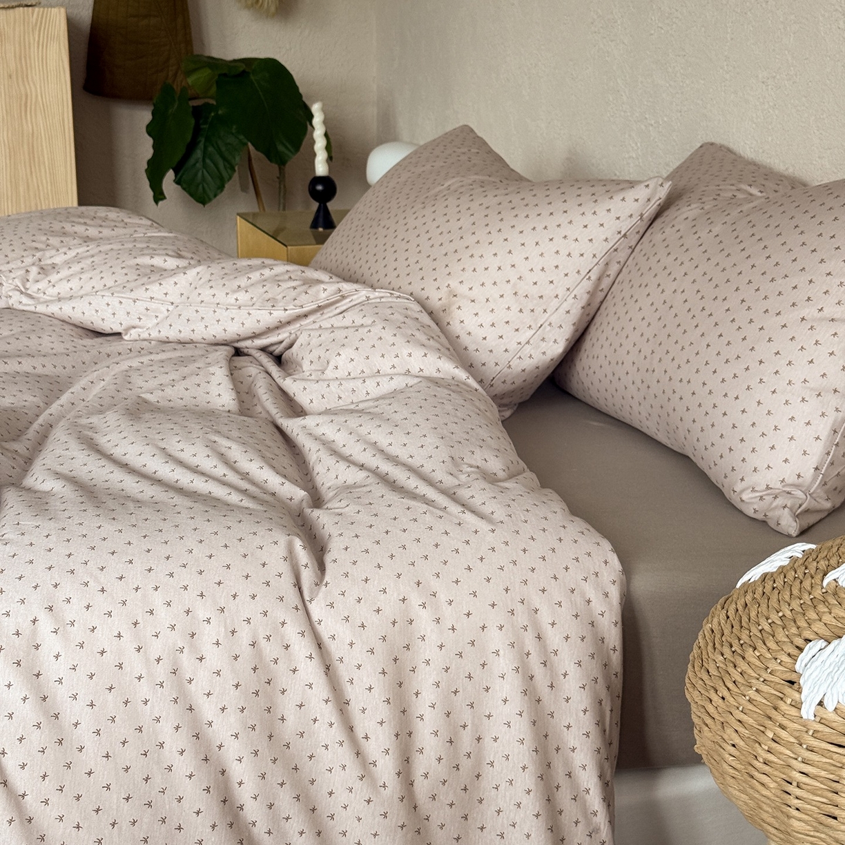 91家纺网 家纺一手货源 找家纺 爱丽丝 2025新款亲肤舒适针织棉四件套系列 椰林