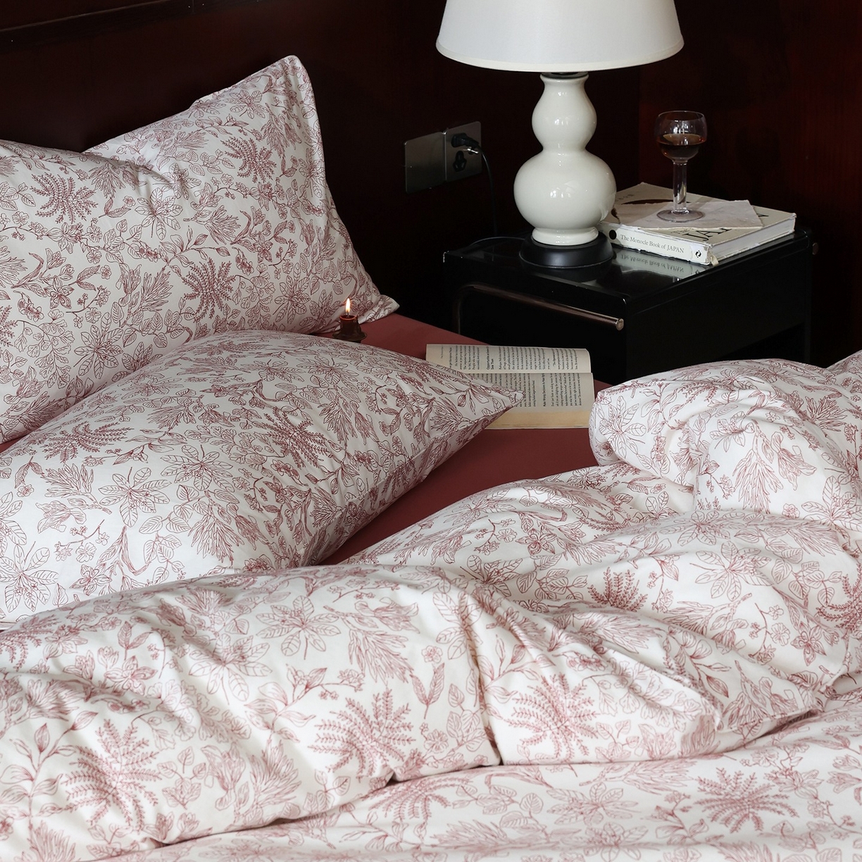 91家纺网 家纺一手货源 找家纺 爱丽丝 2025新款亲肤舒适针织棉四件套系列 枝秋红