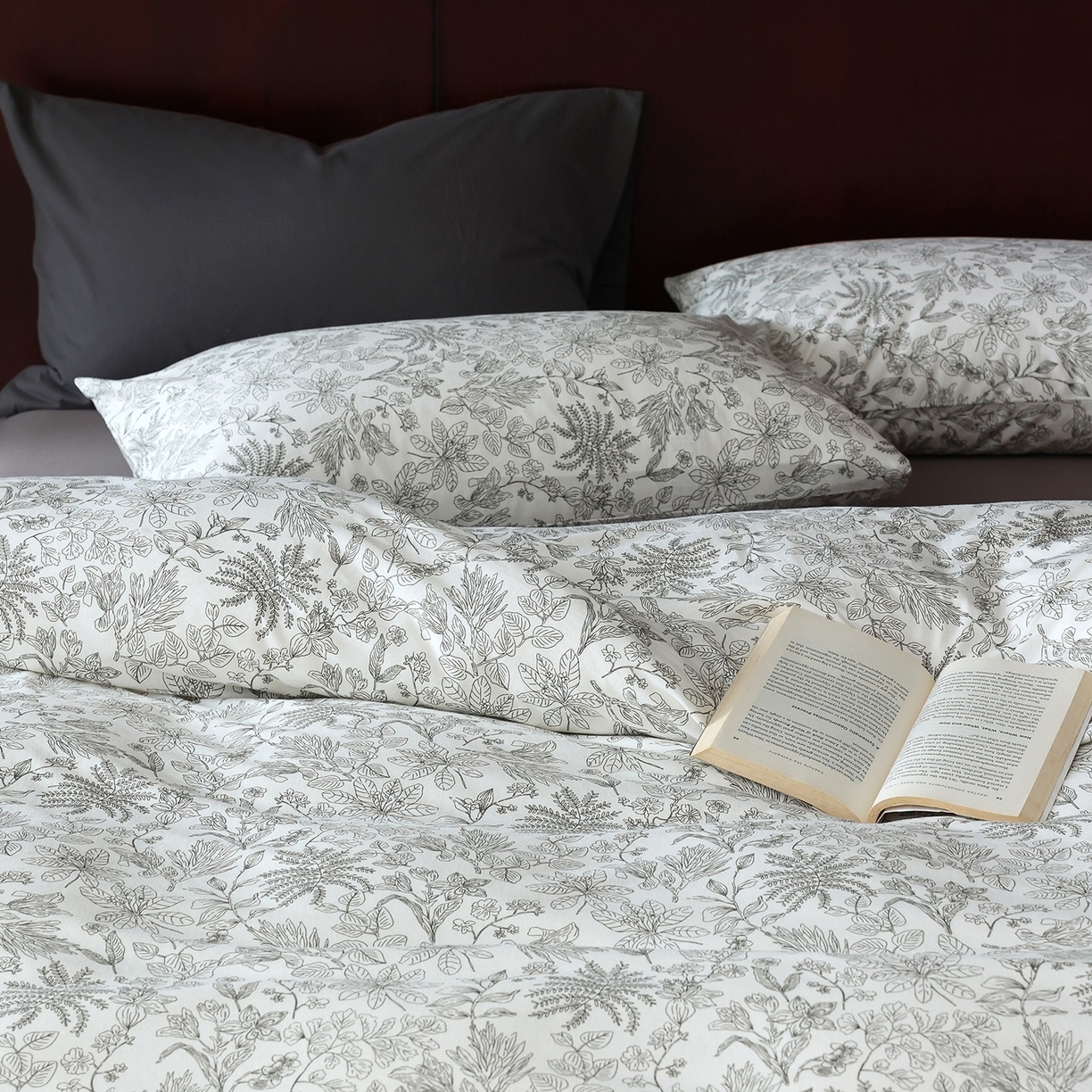 91家纺网 家纺一手货源 找家纺 爱丽丝 2025新款亲肤舒适针织棉四件套系列 枝秋灰