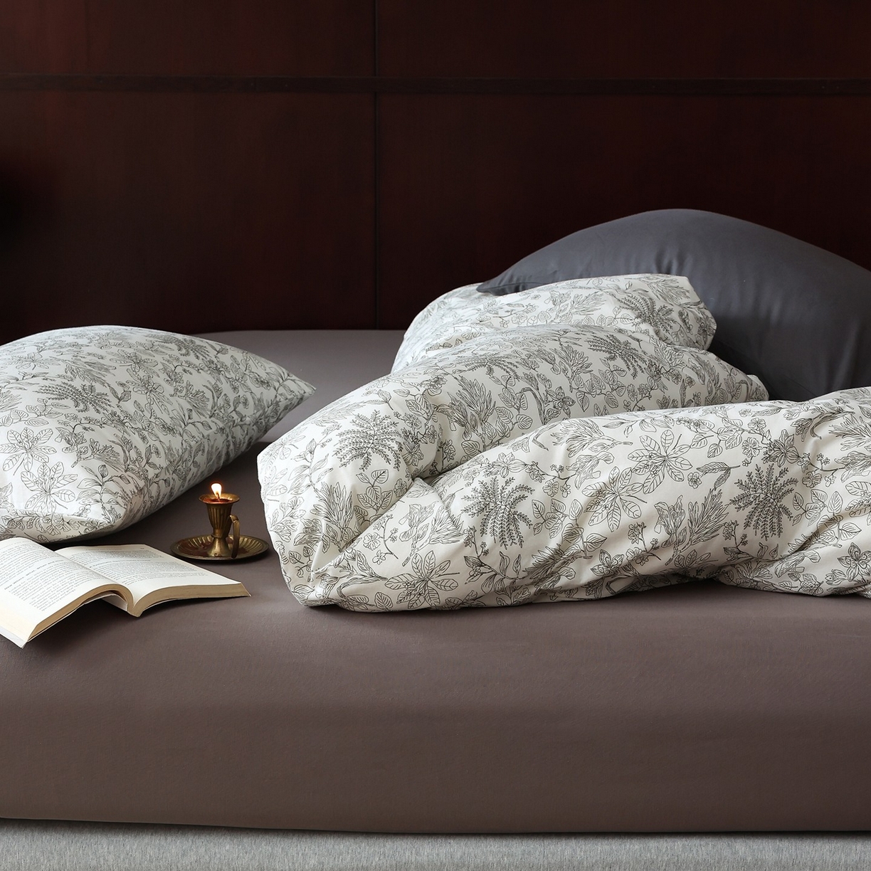 91家纺网 家纺一手货源 找家纺 爱丽丝 2025新款亲肤舒适针织棉四件套系列 枝秋灰