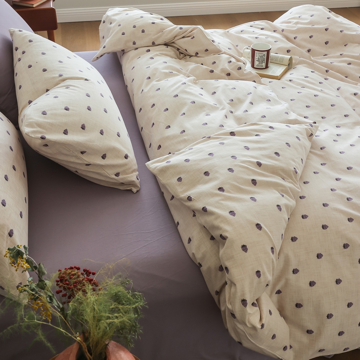 91家纺网 家纺一手货源 找家纺 爱丽丝 2025新款亲肤舒适针织棉四件套系列 紫葡萄