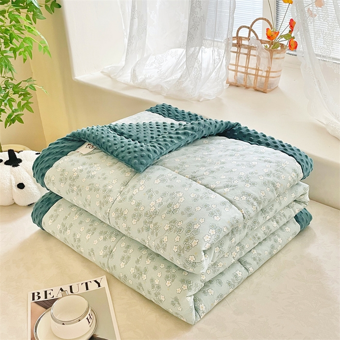 91家纺网 家纺一手货源 找家纺 （总）芙绣2025新款A类全棉印花豆豆绒被空调被豆豆毯学生单品居家办公室