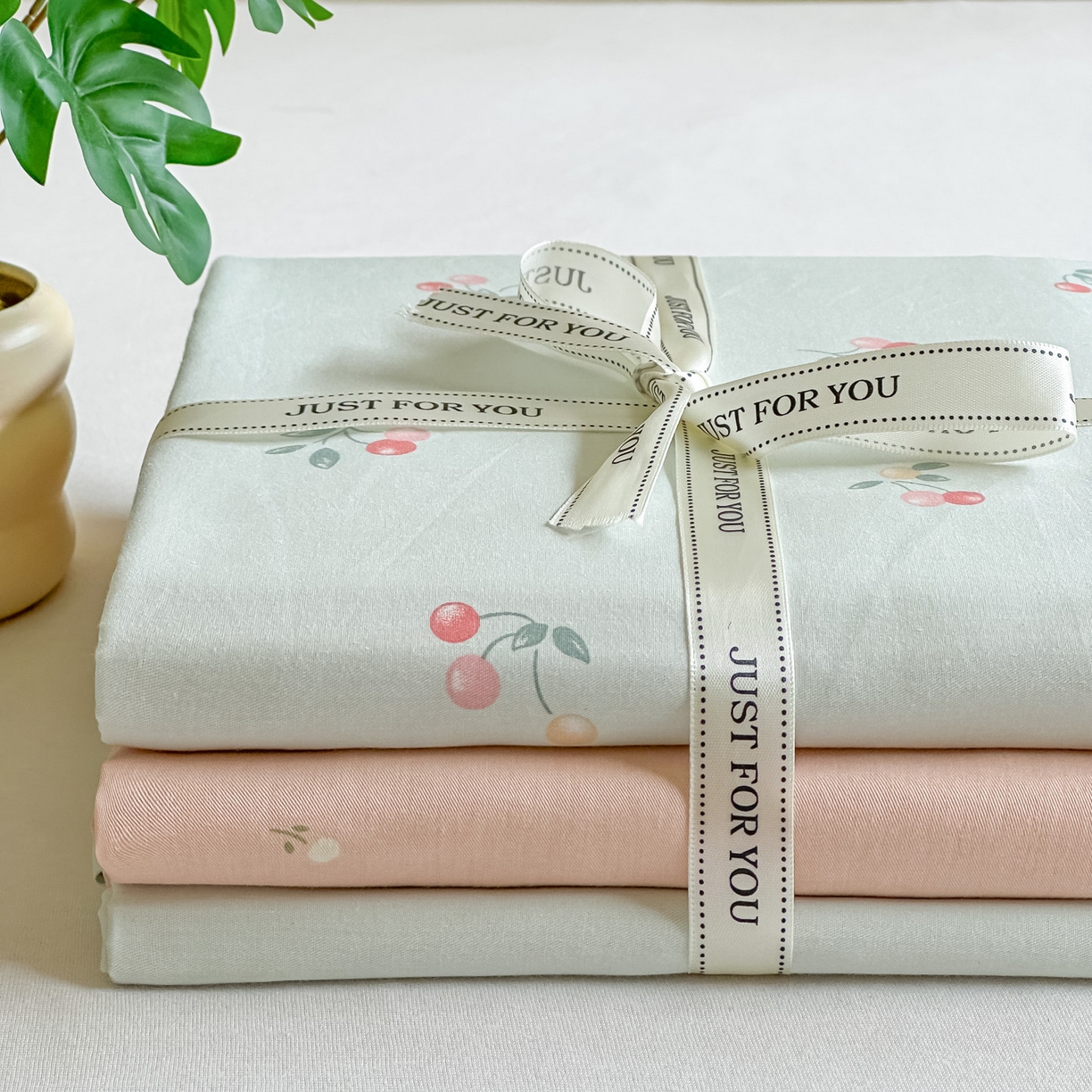 91家纺网 家纺一手货源 找家纺 芙绣家纺 2025新款A类全棉小清新印花单被套单枕套学生单品系列 樱桃可可