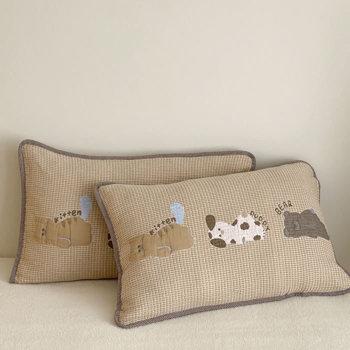 91家纺网 家纺一手货源 找家纺 麻依 2025新款软萌四层全棉纱布枕套 趴趴动物