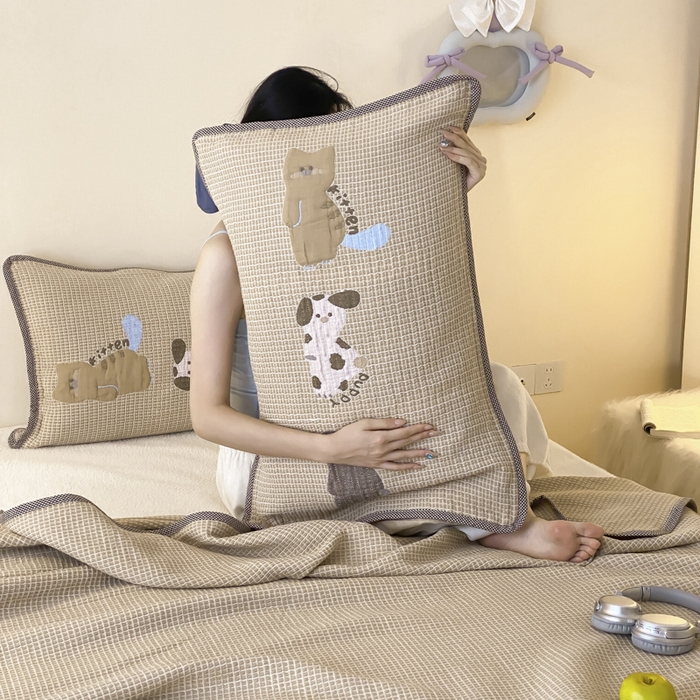 91家纺网 家纺一手货源 找家纺 麻依 2025新款软萌四层全棉纱布枕套 趴趴动物