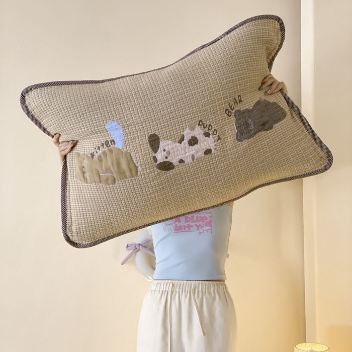 91家纺网 家纺一手货源 找家纺 麻依 2025新款软萌四层全棉纱布枕套 趴趴动物