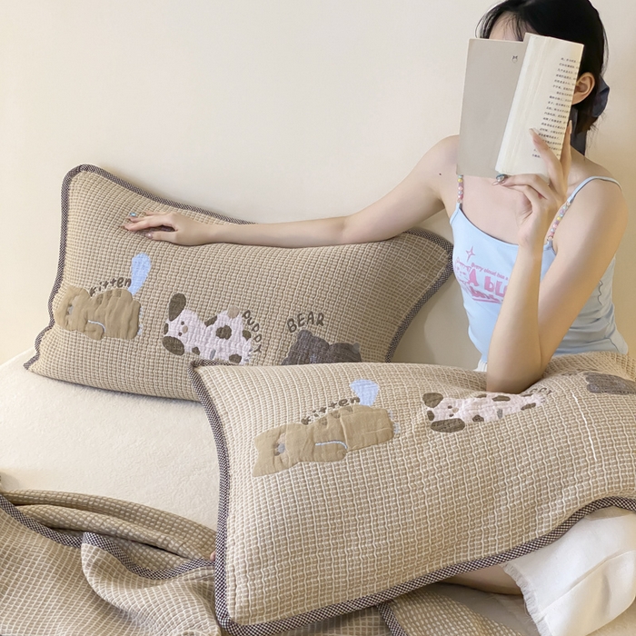 91家纺网 家纺一手货源 找家纺 麻依 2025新款软萌四层全棉纱布枕套 趴趴动物