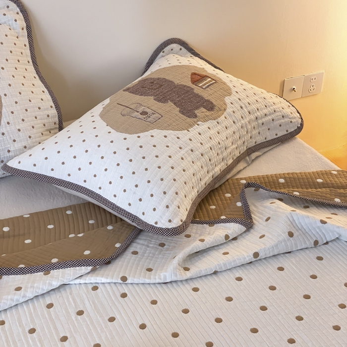 91家纺网 家纺一手货源 找家纺 麻依 2025新款软萌四层全棉纱布枕套 甜品熊