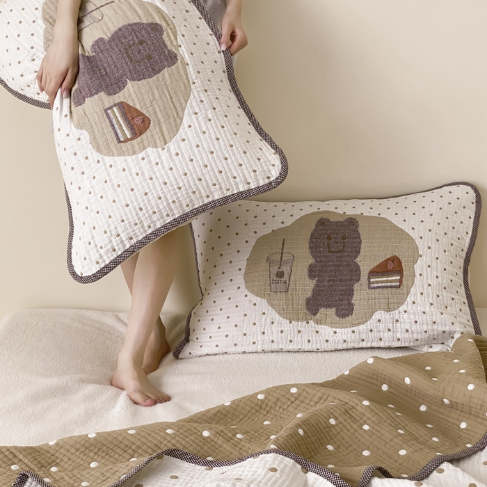 91家纺网 家纺一手货源 找家纺 麻依 2025新款软萌四层全棉纱布枕套 甜品熊