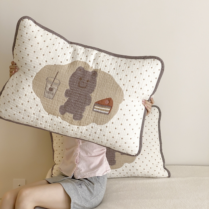 91家纺网 家纺一手货源 找家纺 麻依 2025新款软萌四层全棉纱布枕套 甜品熊