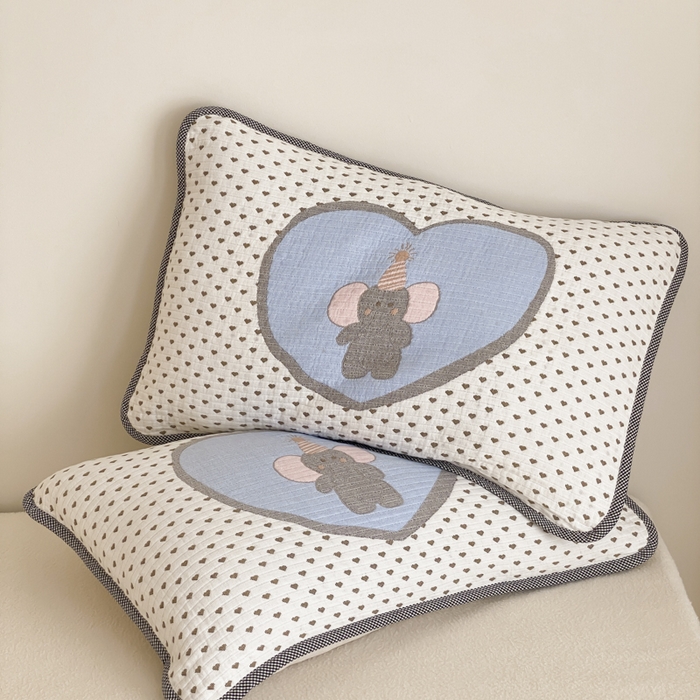 91家纺网 家纺一手货源 找家纺 麻依 2025新款软萌四层全棉纱布枕套 心心小象