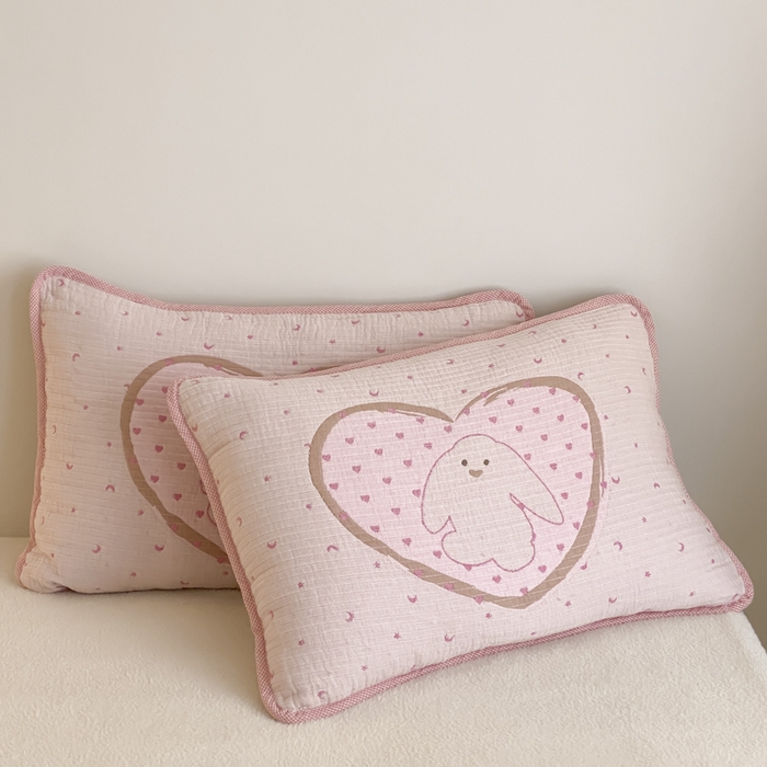 91家纺网 家纺一手货源 找家纺 麻依 2025新款软萌四层全棉纱布枕套 新月兔