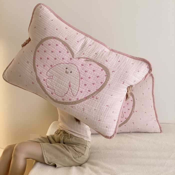 91家纺网 家纺一手货源 找家纺 麻依 2025新款软萌四层全棉纱布枕套 新月兔