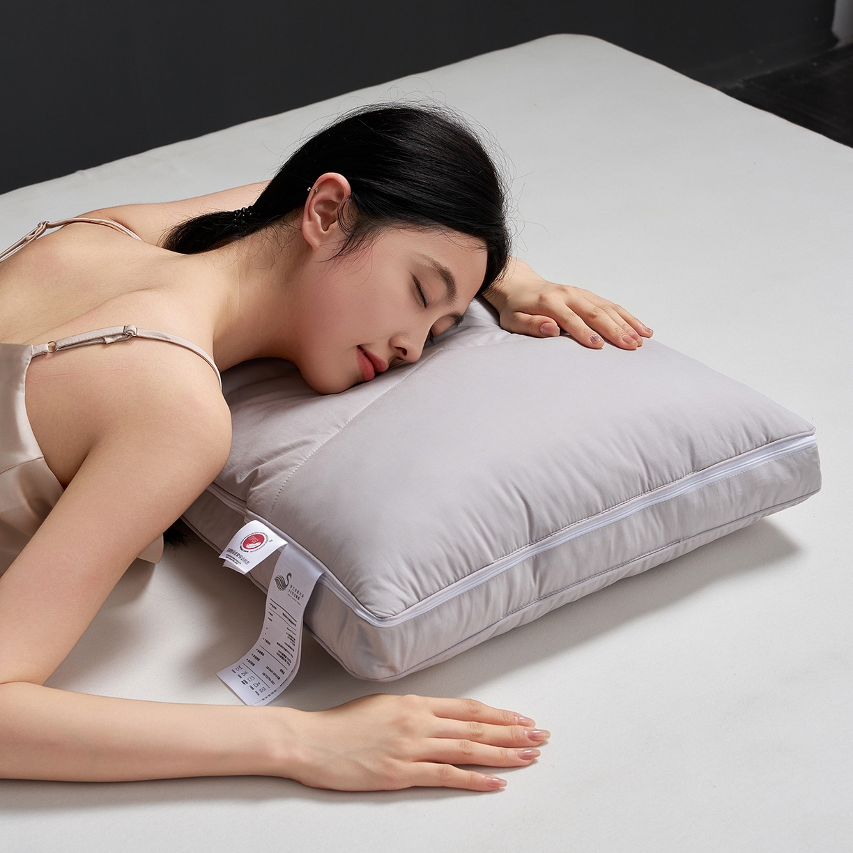 91家纺网 家纺一手货源 找家纺 （总）乐可 2025新款慢回弹鹅绒调节枕记忆棉枕头枕芯