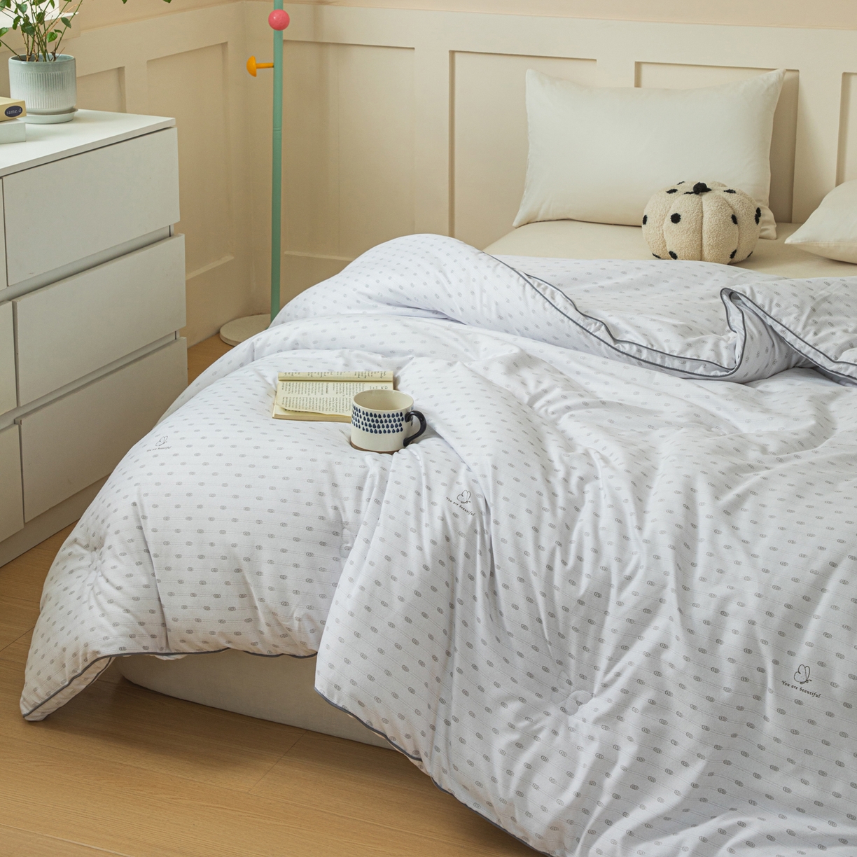 91家纺网 家纺一手货源 找家纺 大世界被王 2025新款印花立体暖绒冬被被子被芯 极简圆纹-灰