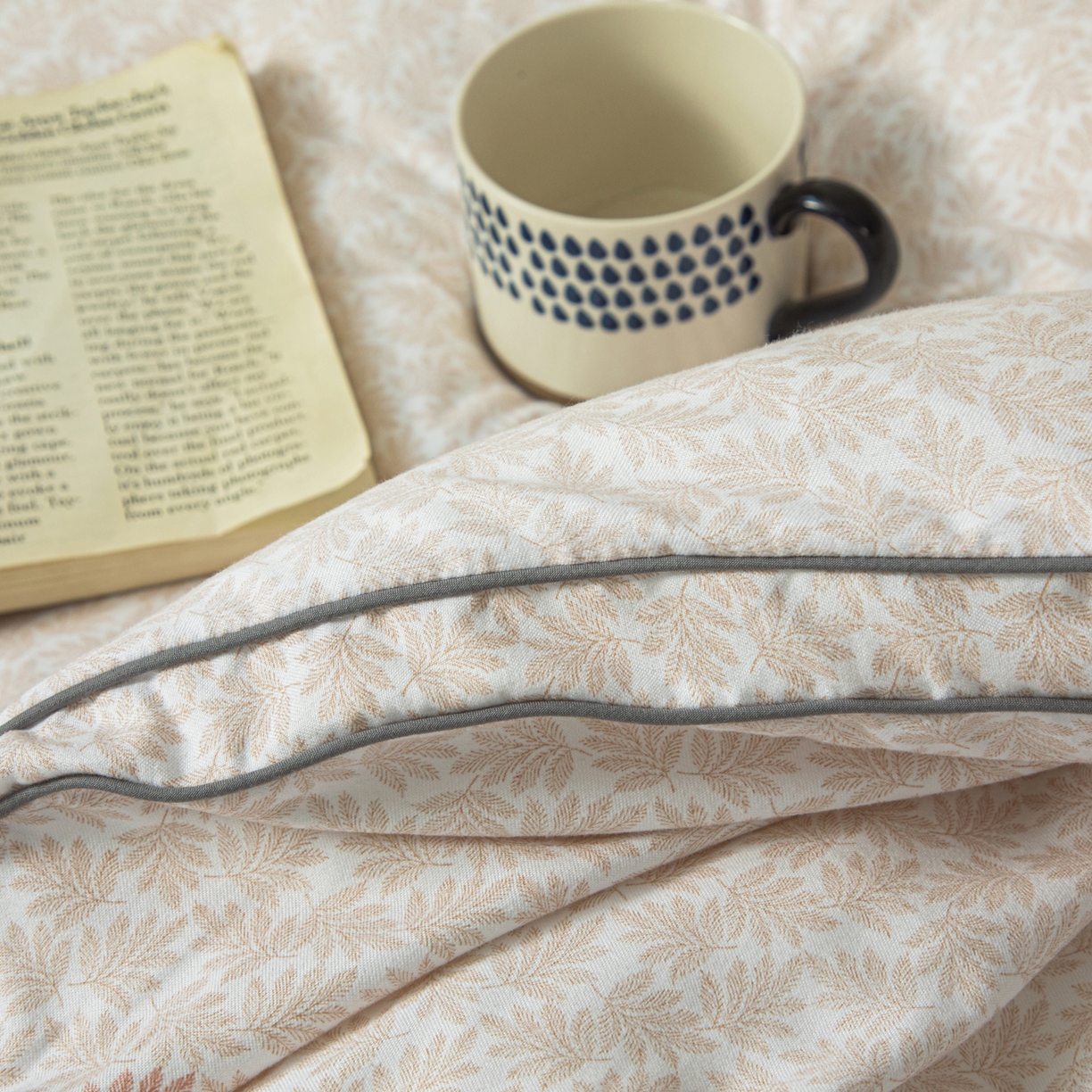 91家纺网 家纺一手货源 找家纺 大世界被王 2025新款印花立体暖绒冬被被子被芯 叶韵咖