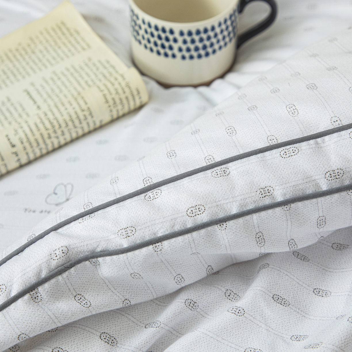 91家纺网 家纺一手货源 找家纺 大世界被王 2025新款印花立体暖绒冬被被子被芯 极简圆纹-灰