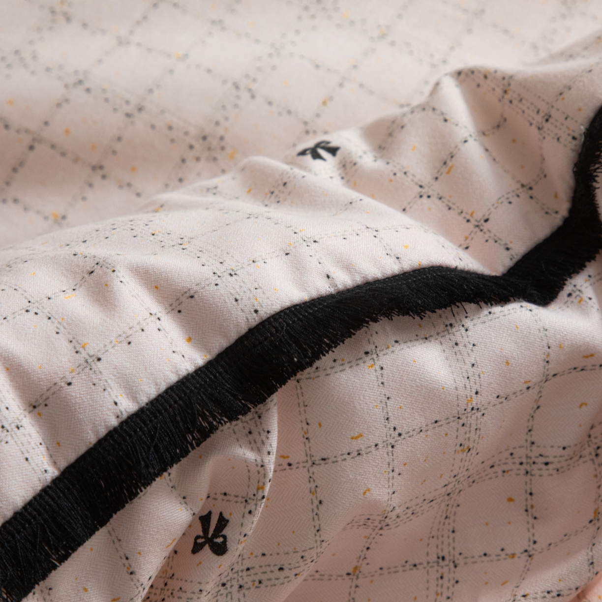 91家纺网 家纺一手货源 找家纺 （总）大世界被王 2025新款蝴蝶结花边冬被被子被芯