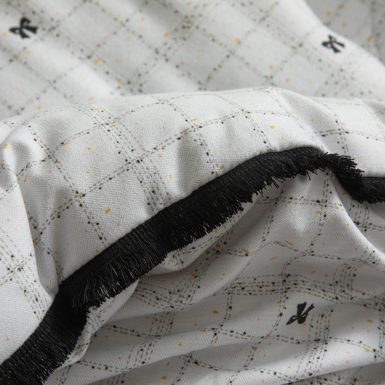 91家纺网 家纺一手货源 找家纺 大世界被王 2025新款蝴蝶结花边冬被被子被芯 白色