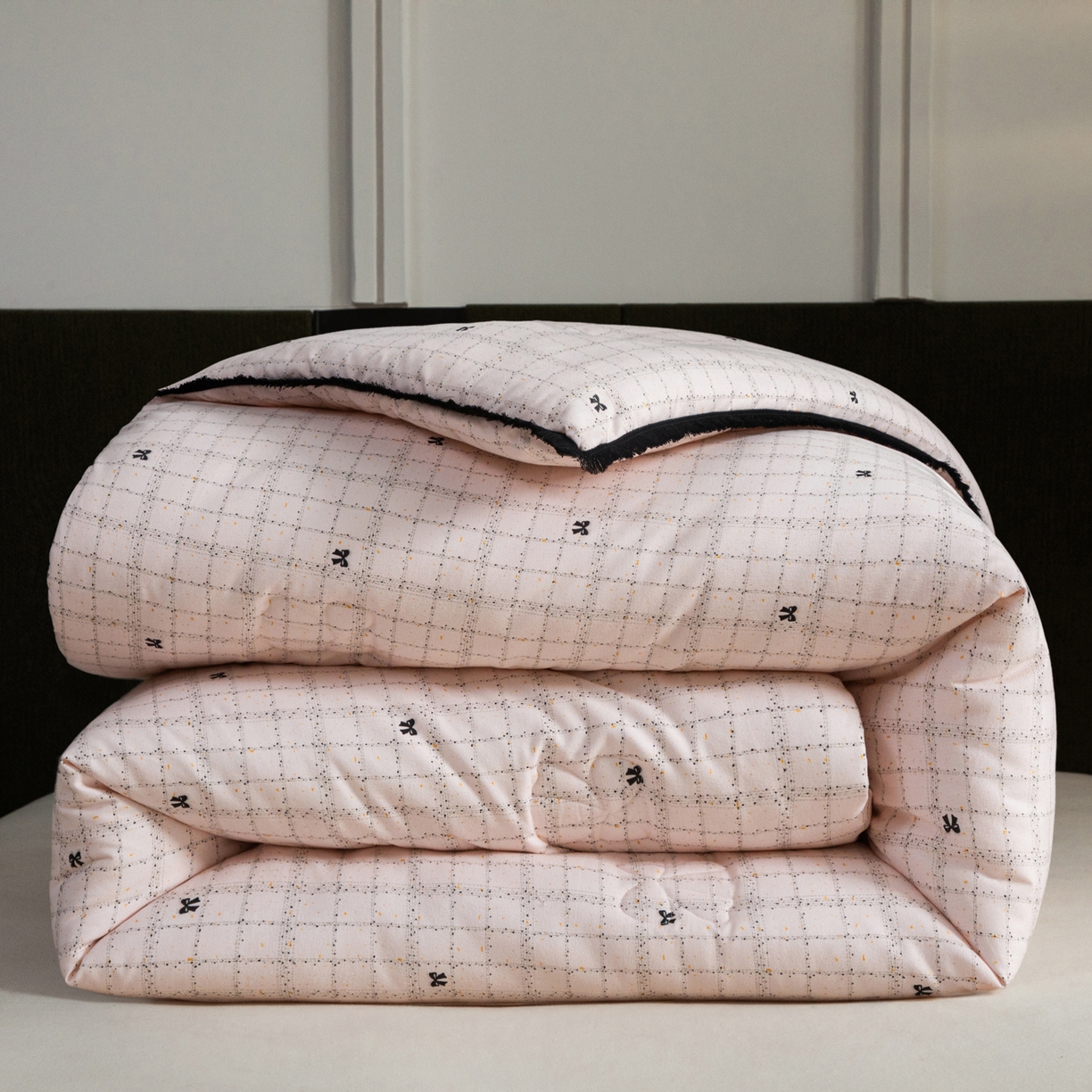 91家纺网 家纺一手货源 找家纺 大世界被王 2025新款蝴蝶结花边冬被被子被芯 粉色