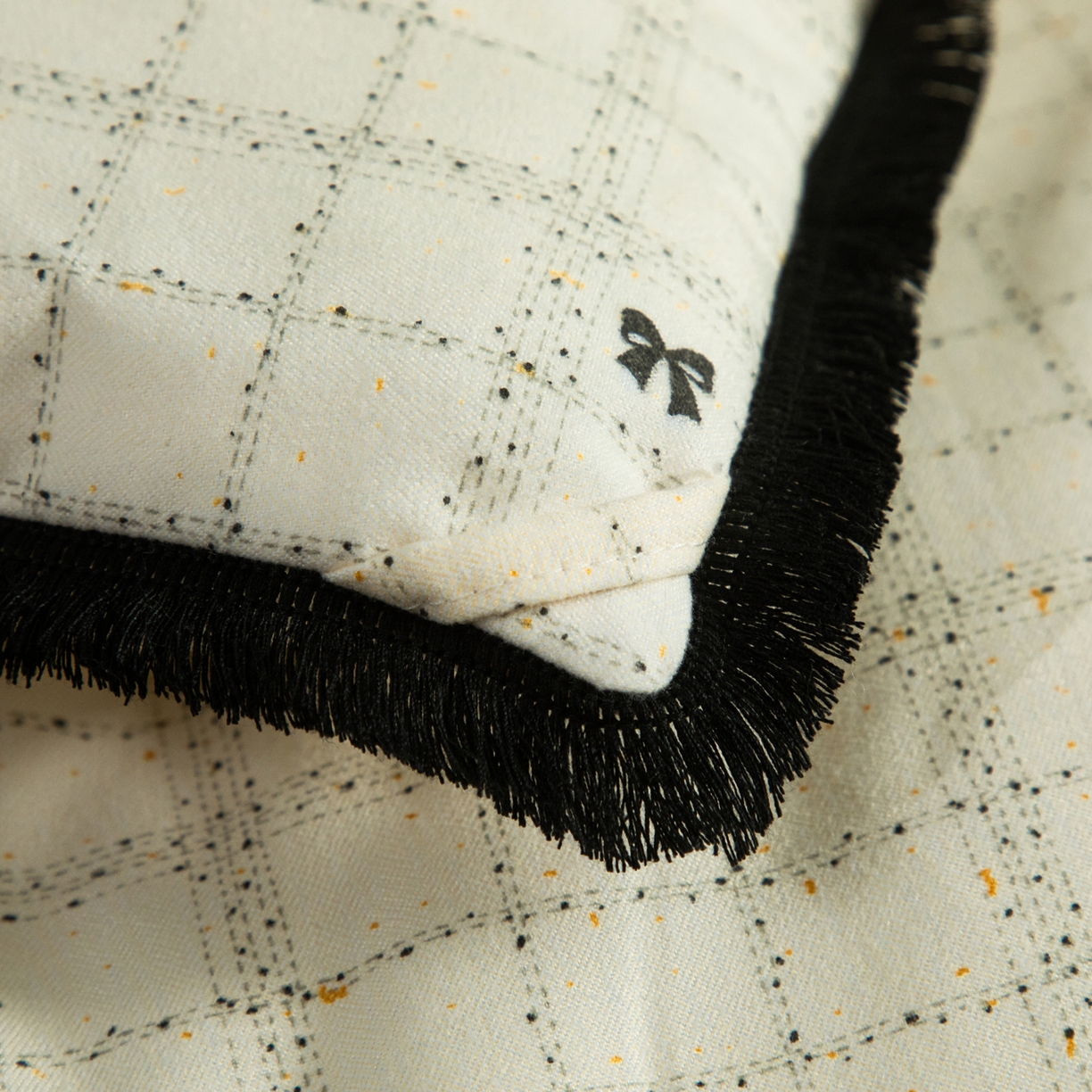 91家纺网 家纺一手货源 找家纺 大世界被王 2025新款蝴蝶结花边冬被被子被芯 米色