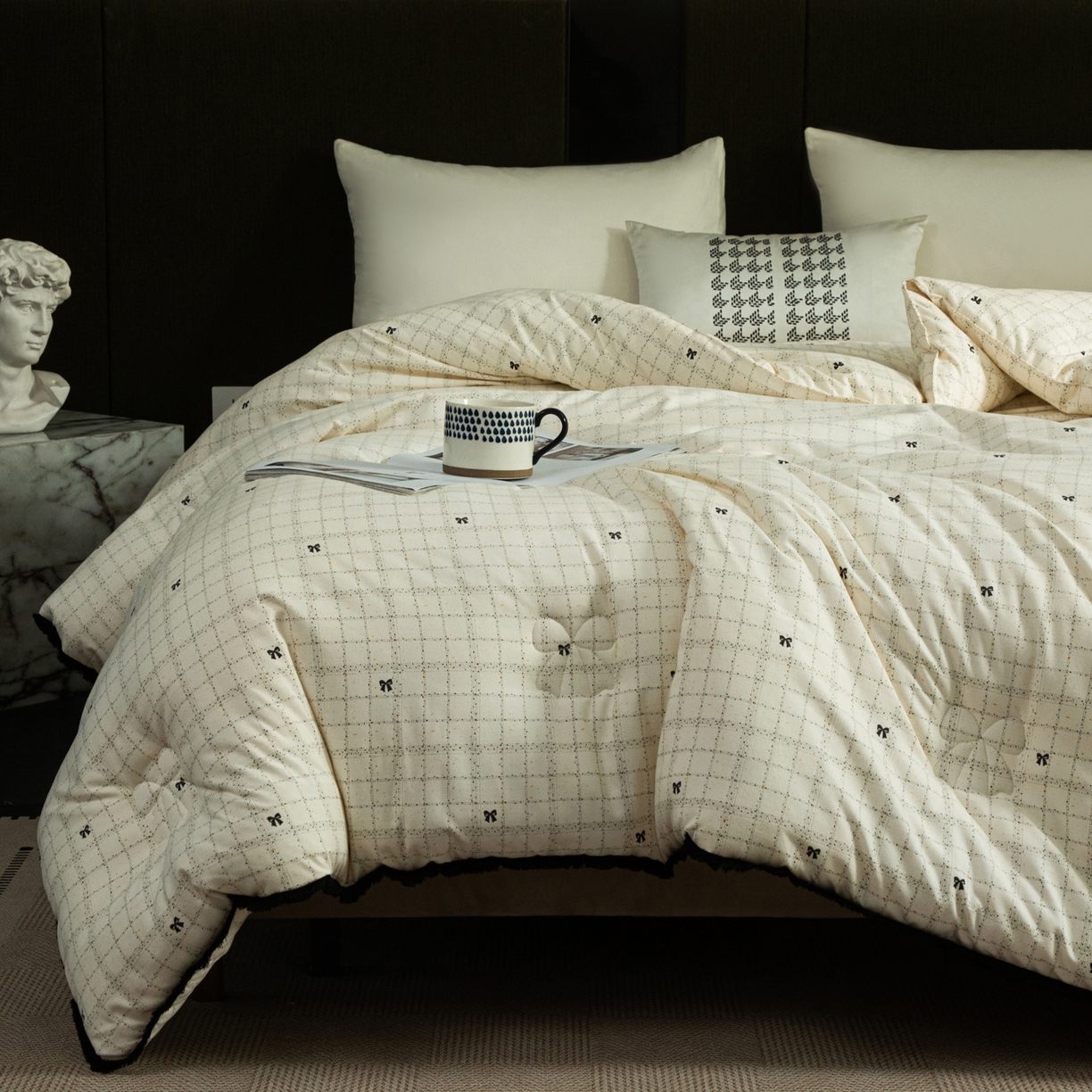 91家纺网 家纺一手货源 找家纺 大世界被王 2025新款蝴蝶结花边冬被被子被芯 米色