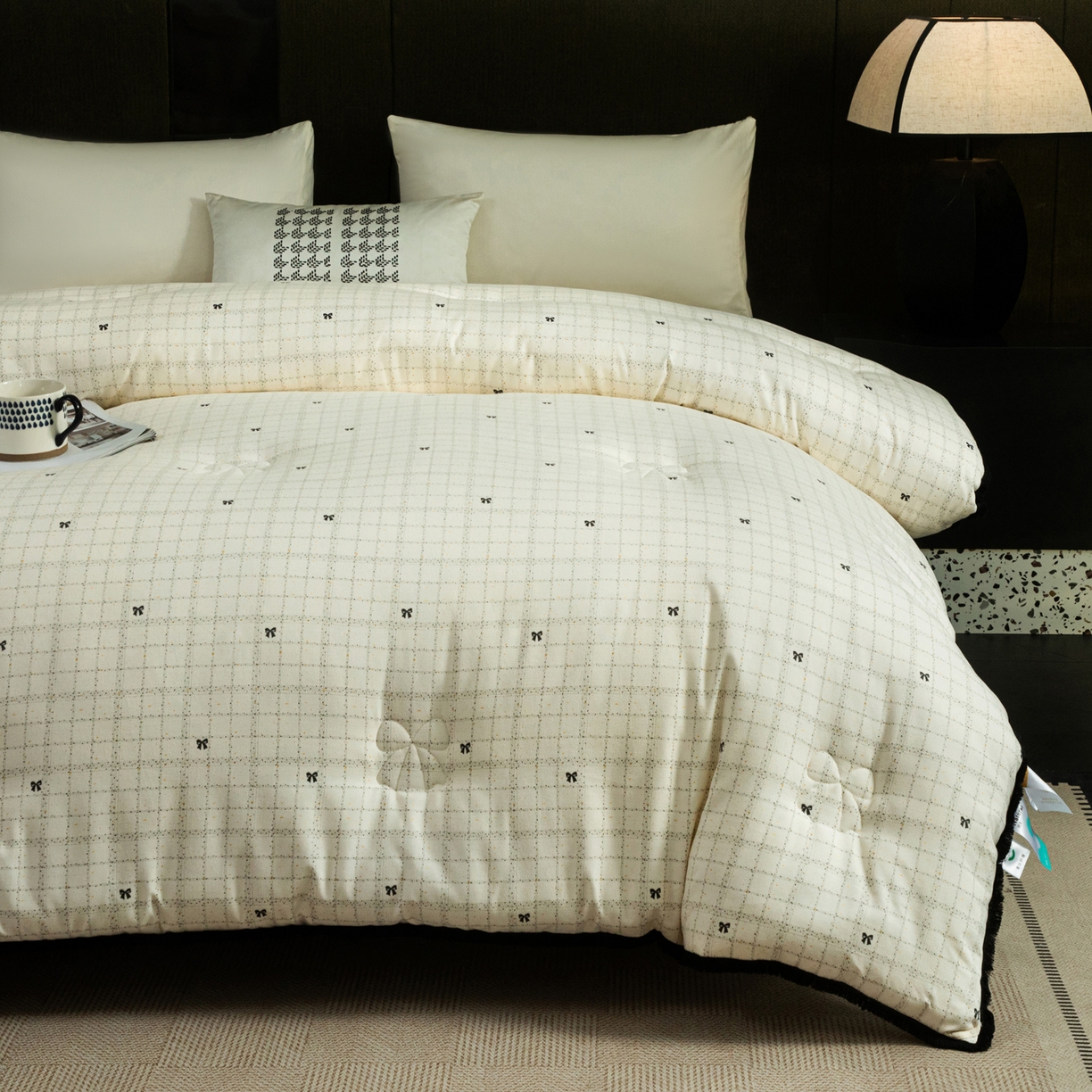 91家纺网 家纺一手货源 找家纺 大世界被王 2025新款蝴蝶结花边冬被被子被芯 米色