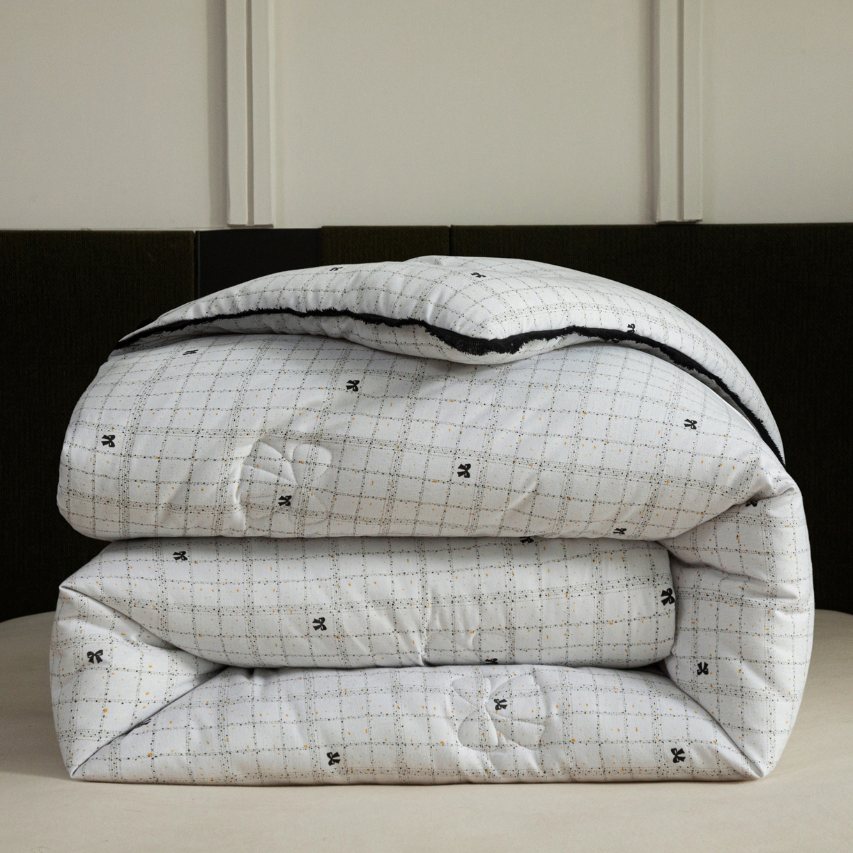 91家纺网 家纺一手货源 找家纺 大世界被王 2025新款蝴蝶结花边冬被被子被芯 白色