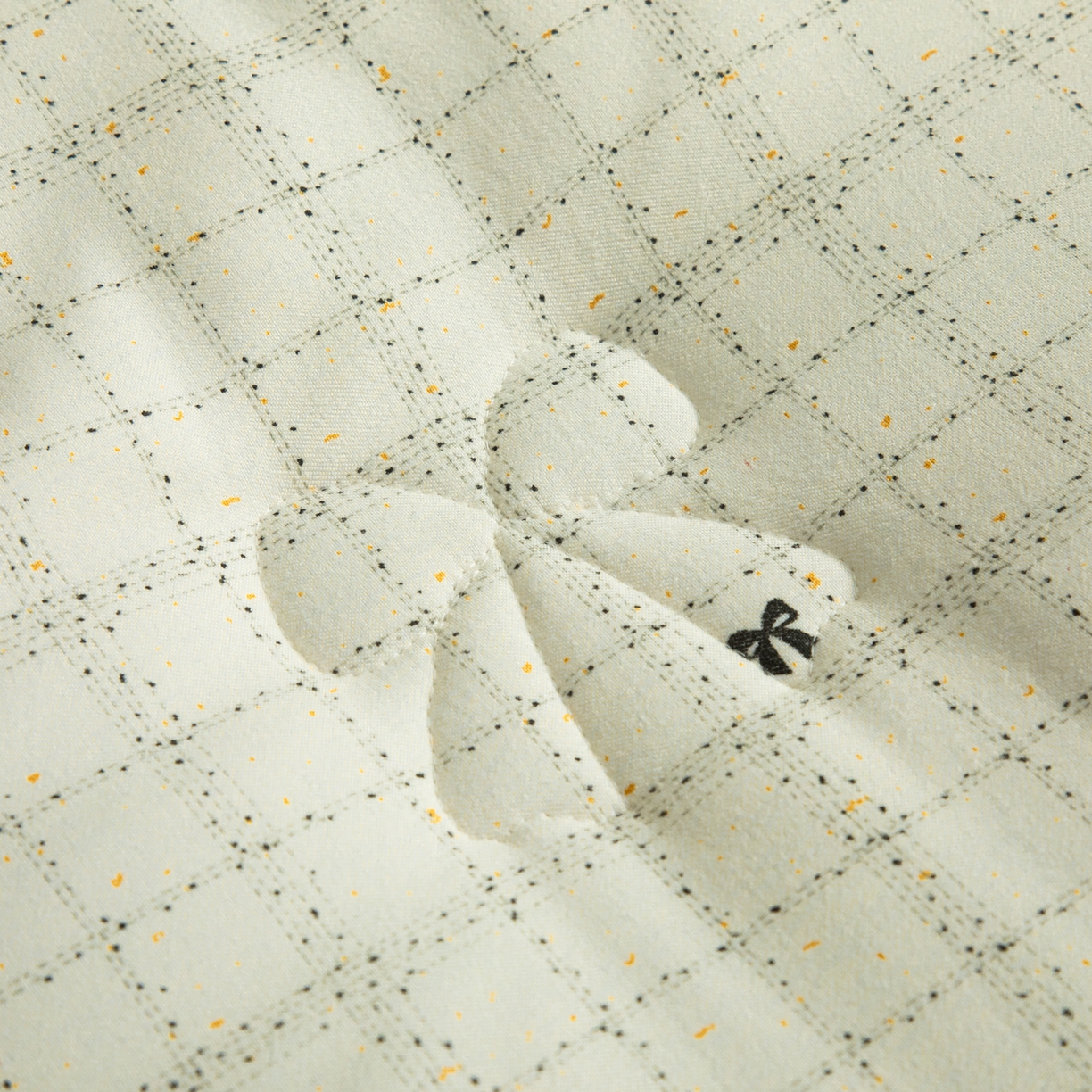 91家纺网 家纺一手货源 找家纺 大世界被王 2025新款蝴蝶结花边冬被被子被芯 米色