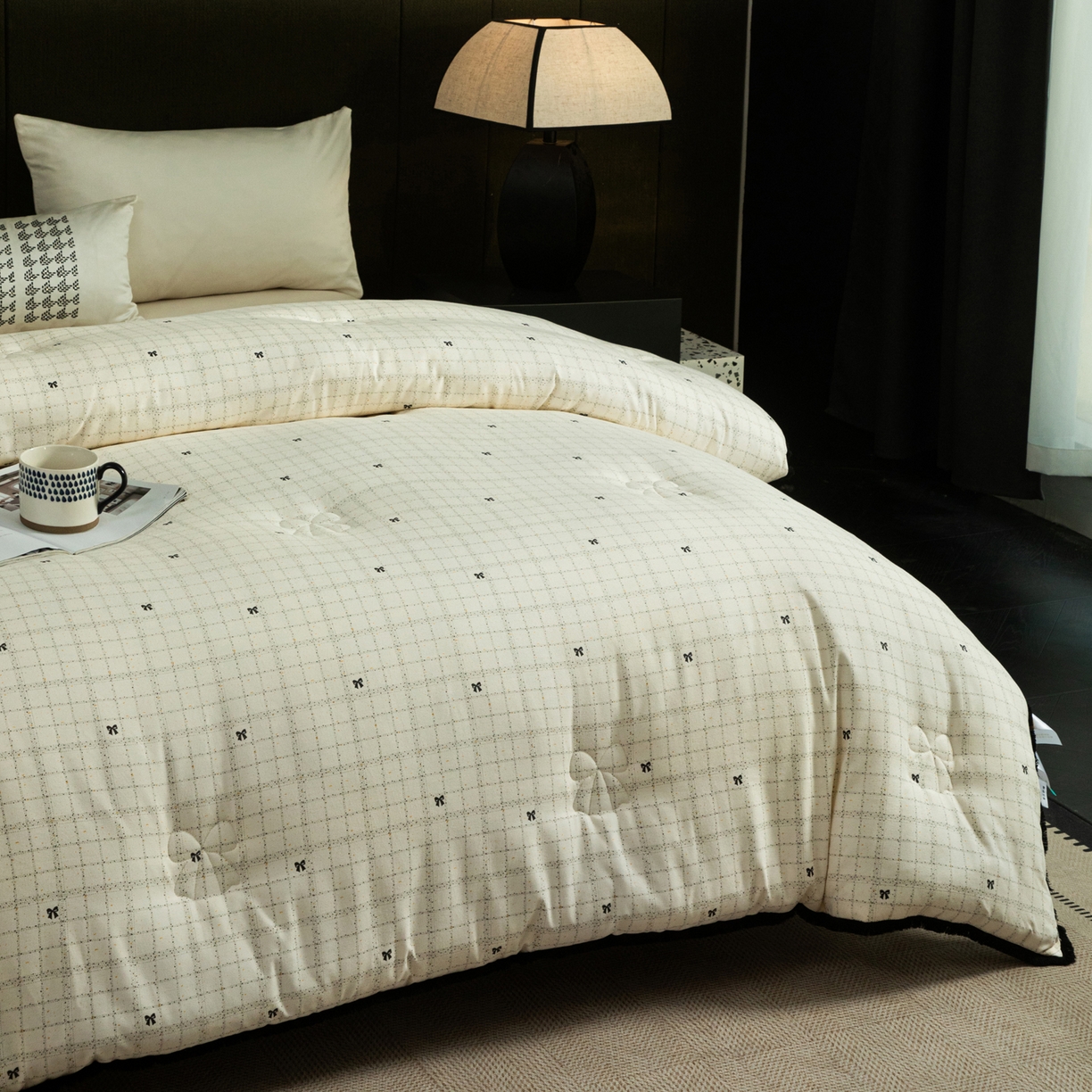 91家纺网 家纺一手货源 找家纺 大世界被王 2025新款蝴蝶结花边冬被被子被芯 米色