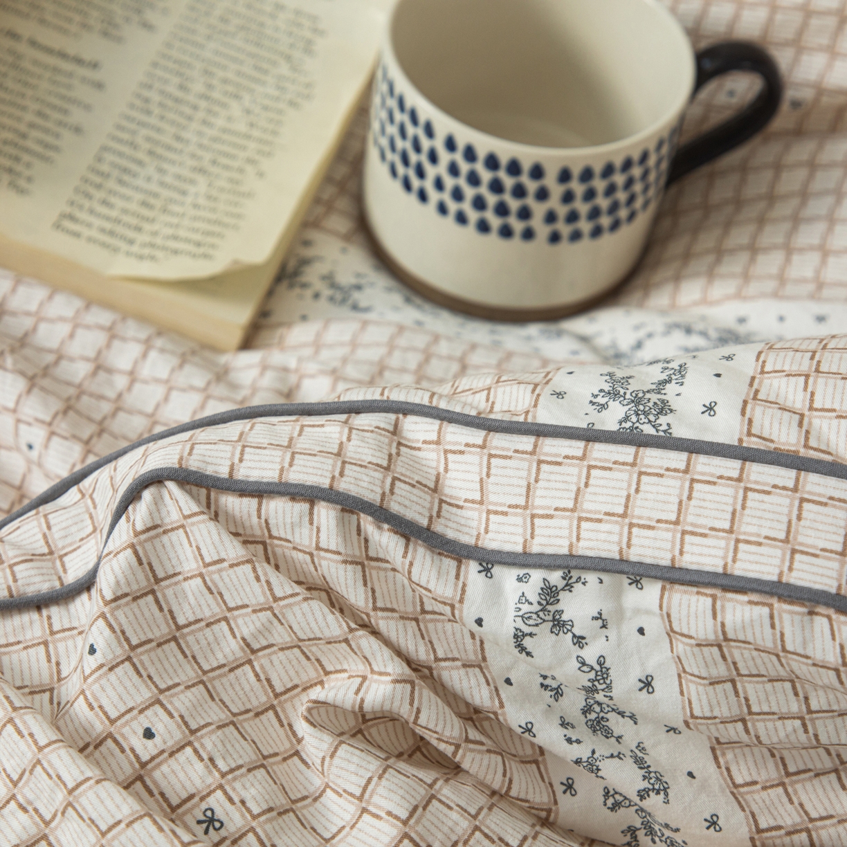 91家纺网 家纺一手货源 找家纺 （总）大世界被王 2025新款亚朵棉立体冬被被子被芯