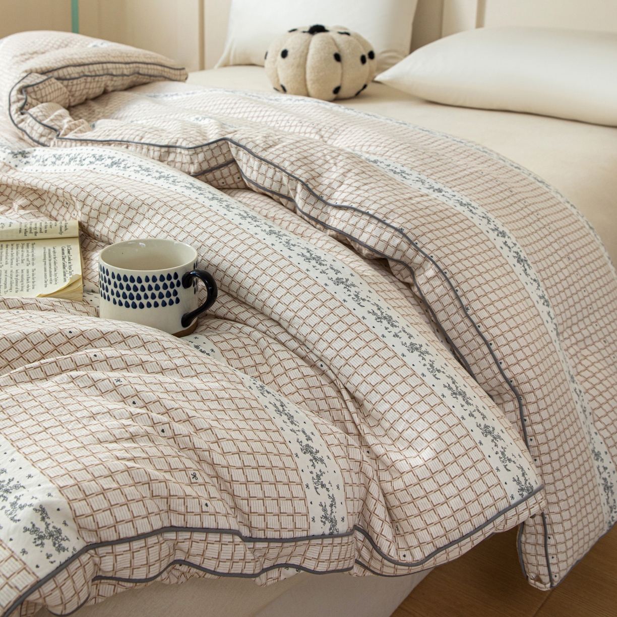 91家纺网 家纺一手货源 找家纺 （总）大世界被王 2025新款亚朵棉立体冬被被子被芯