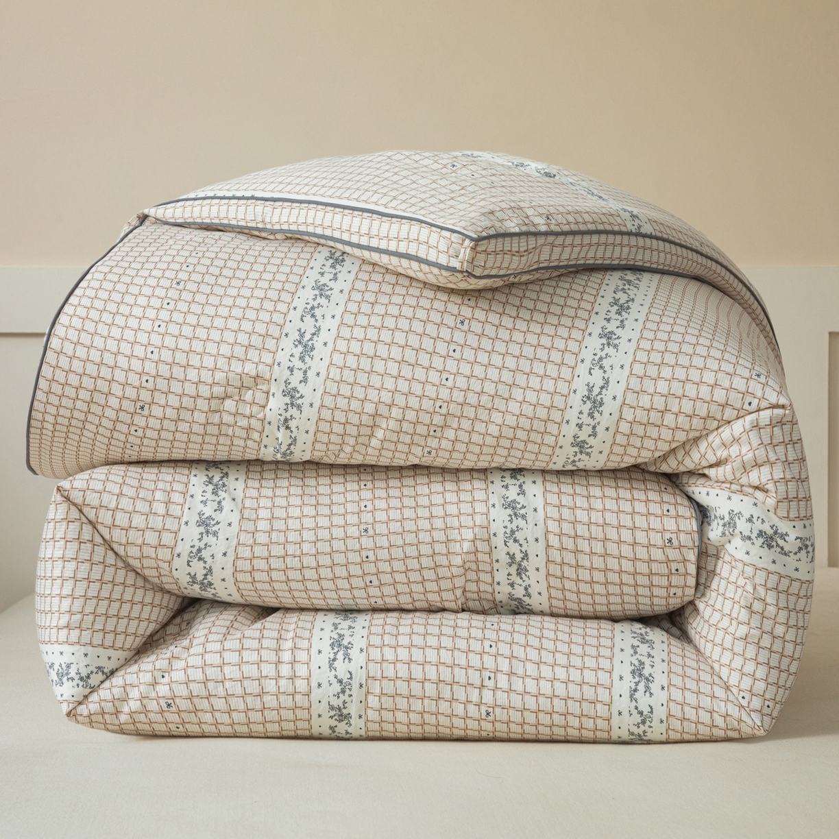 91家纺网 家纺一手货源 找家纺 大世界被王 2025新款亚朵棉立体冬被被子被芯 咖亚朵棉