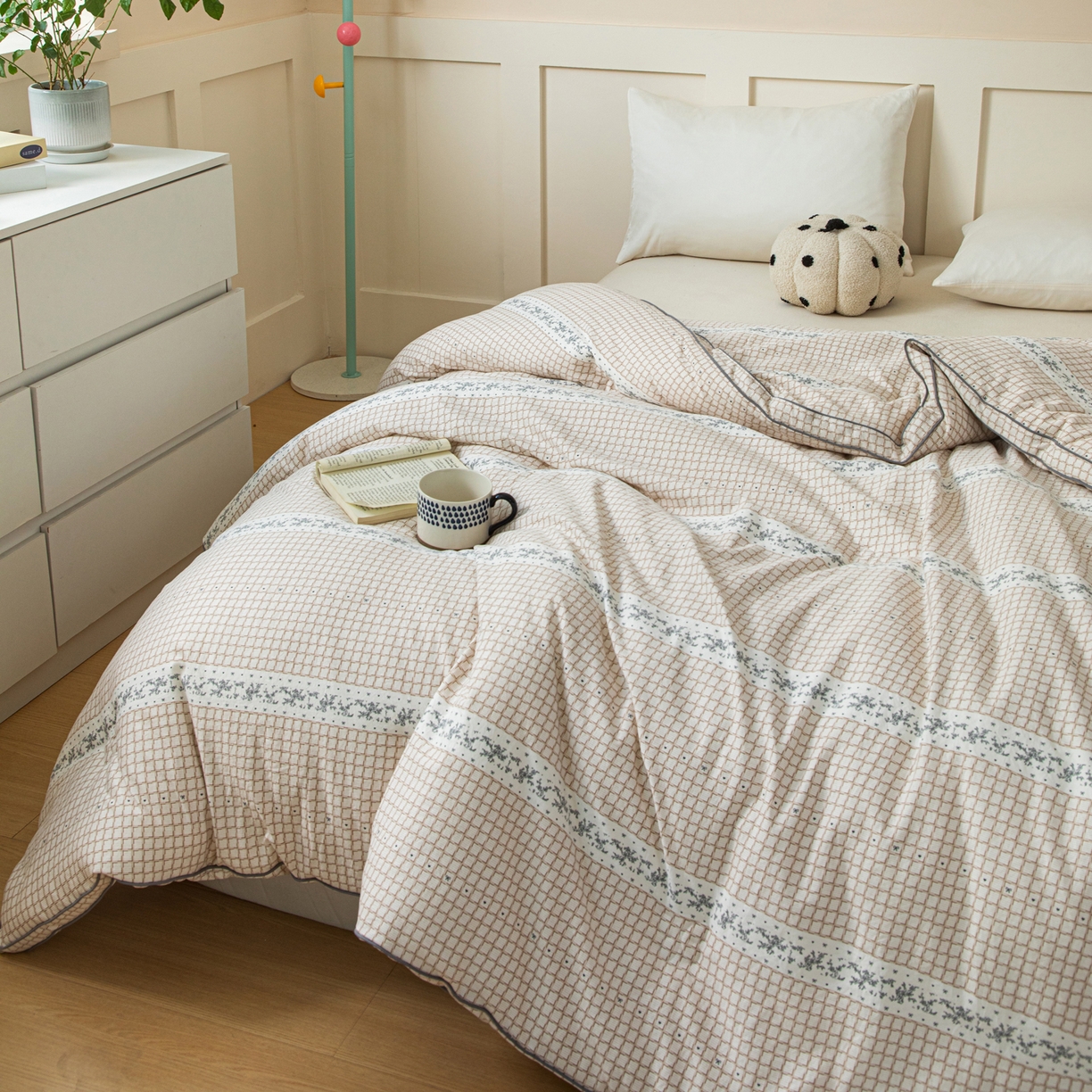 91家纺网 家纺一手货源 找家纺 大世界被王 2025新款亚朵棉立体冬被被子被芯 咖亚朵棉