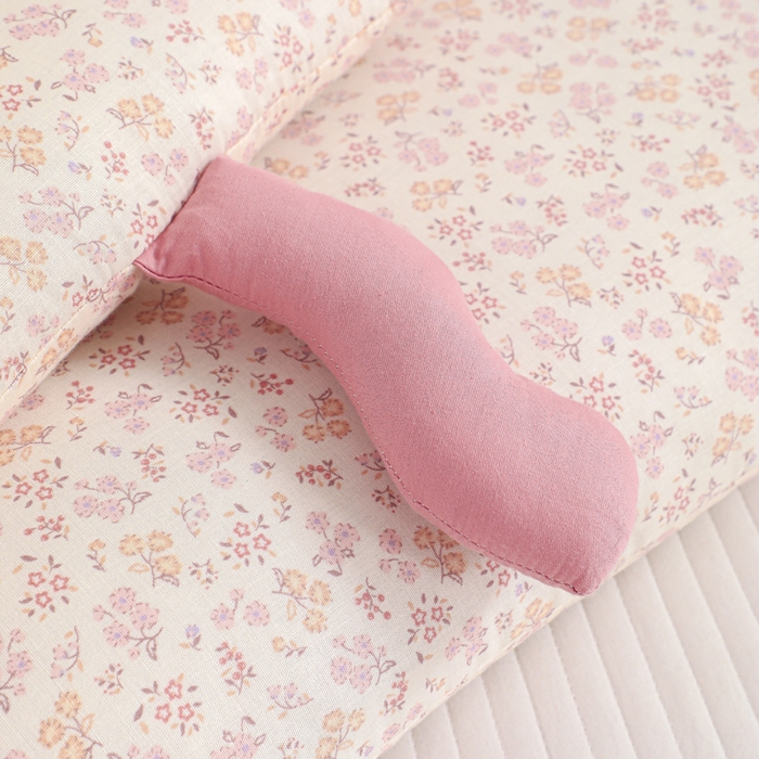 91家纺网 家纺一手货源 找家纺 大熊枕芯 2025新款哇塞猫枕芯荞麦枕羽丝绒枕头枕芯 哇塞猫-粉