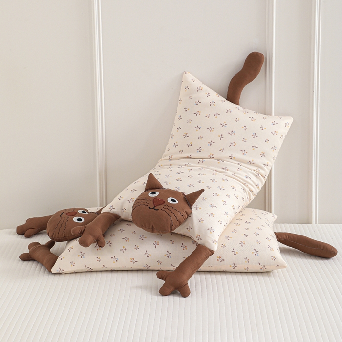 91家纺网 家纺一手货源 找家纺 大熊枕芯 2025新款哇塞猫枕芯荞麦枕羽丝绒枕头枕芯 哇塞猫-咖