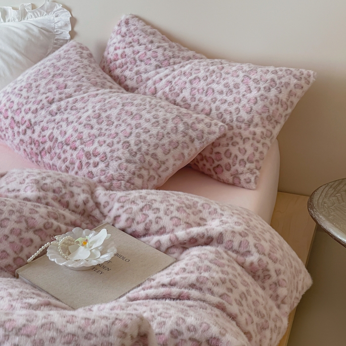 91家纺网 家纺一手货源 找家纺 玛奇朵 2025新款秋冬新品进口仿皮草水貂绒-波斯蜜语系列 波斯蜜语-粉