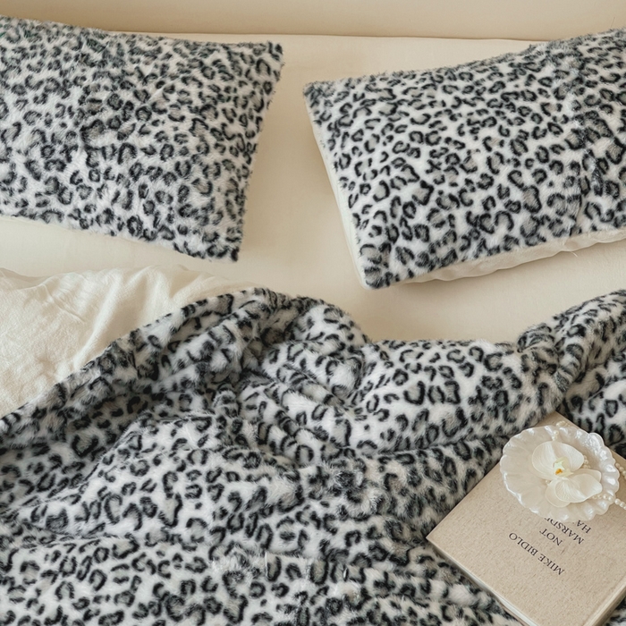 91家纺网 家纺一手货源 找家纺 玛奇朵 2025新款秋冬新品进口仿皮草水貂绒-波斯蜜语系列 波斯蜜语-灰