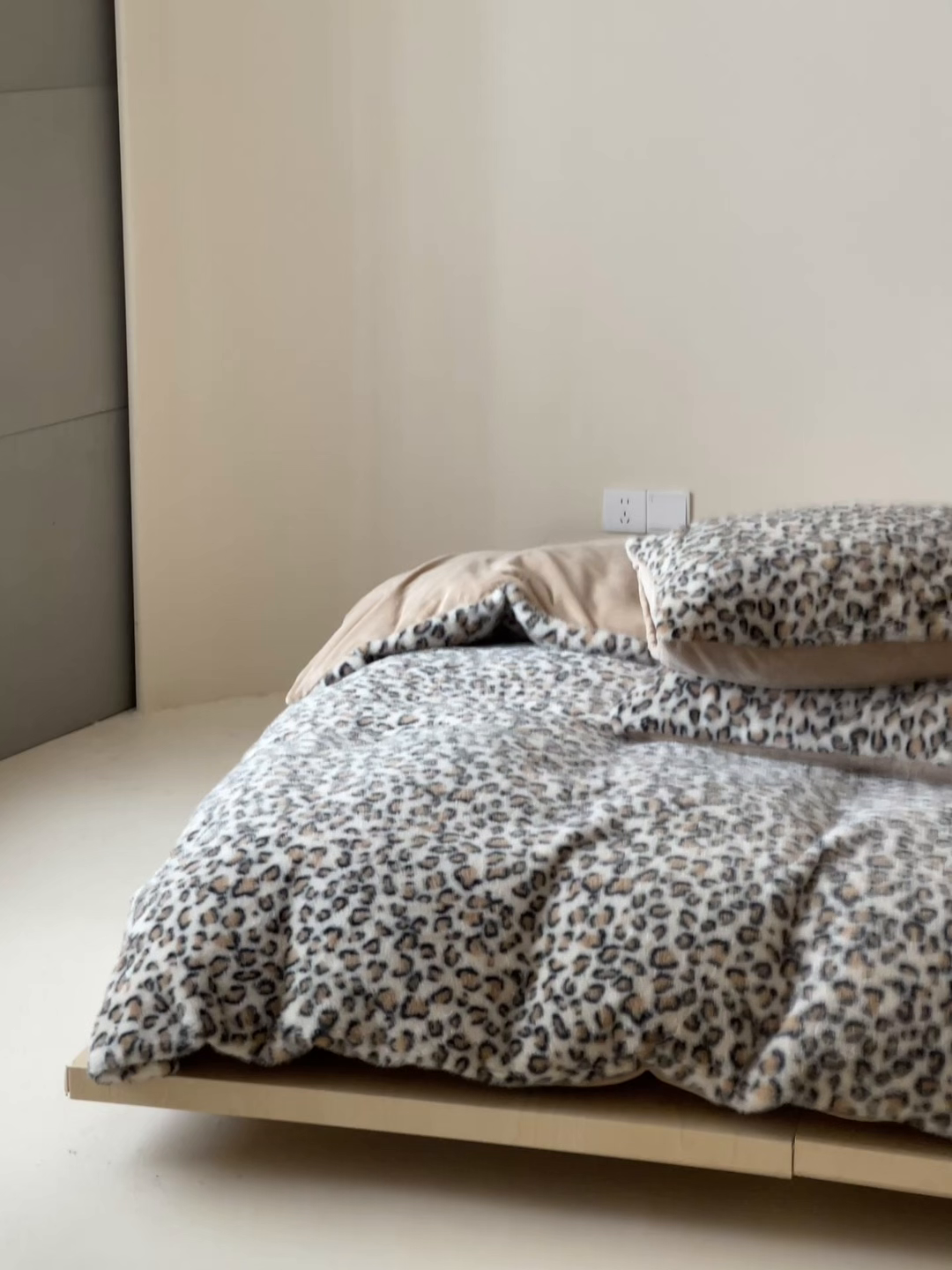 91家纺网 家纺一手货源 找家纺 玛奇朵 2025新款秋冬新品进口仿皮草水貂绒-波斯蜜语系列 波斯蜜语-咖