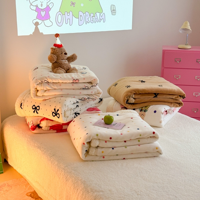 91家纺网 家纺一手货源 找家纺 艾特你 2025新款多功能羊羔绒牛奶绒单毛毯单被套 组合