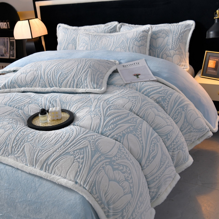 91家纺网 家纺一手货源 找家纺 （总）斯尔顿 2025新款高克重标准8.5斤雕花牛奶绒四件套兔毛绒包边法莱绒珊瑚绒