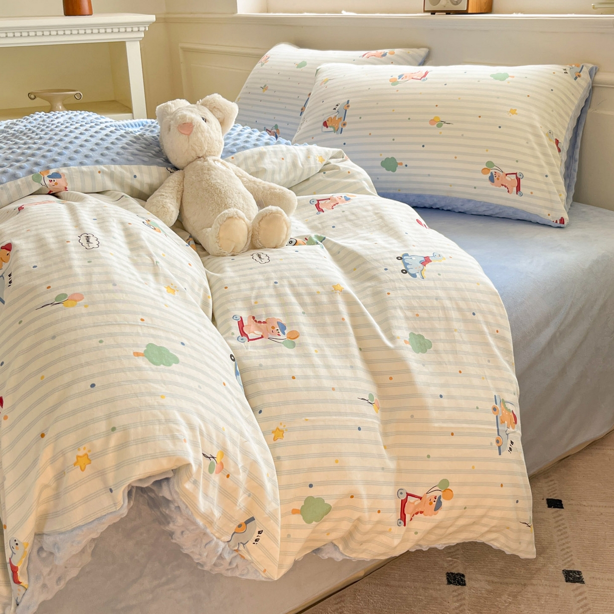 91家纺网 家纺一手货源 找家纺 麦伦家居 2025秋冬新品多功能床品全棉+豆豆绒四件套卡通小清新系列 迪迪龙