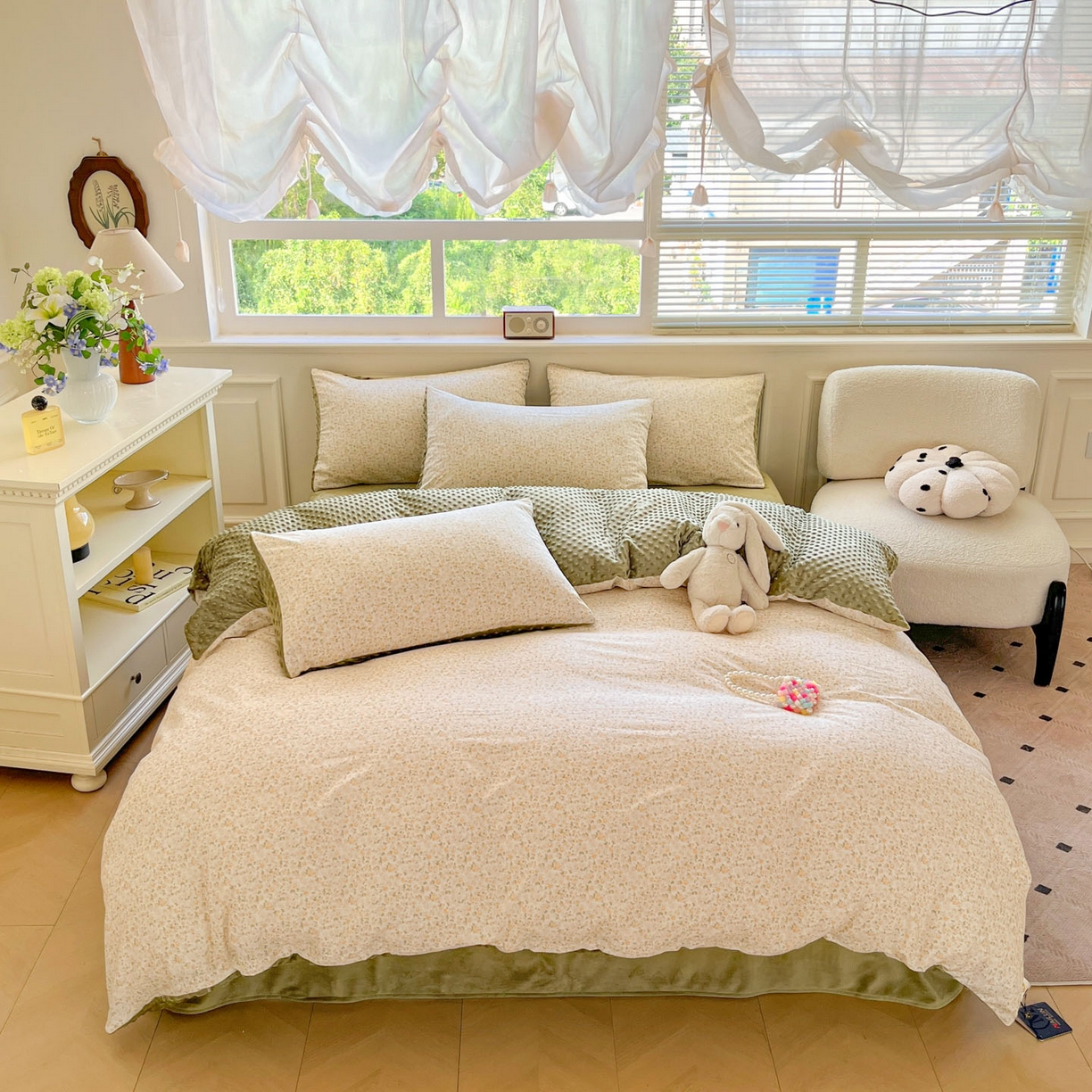 91家纺网 家纺一手货源 找家纺 麦伦家居 2025秋冬新品多功能床品全棉+豆豆绒四件套卡通小清新系列 花韵抹茶