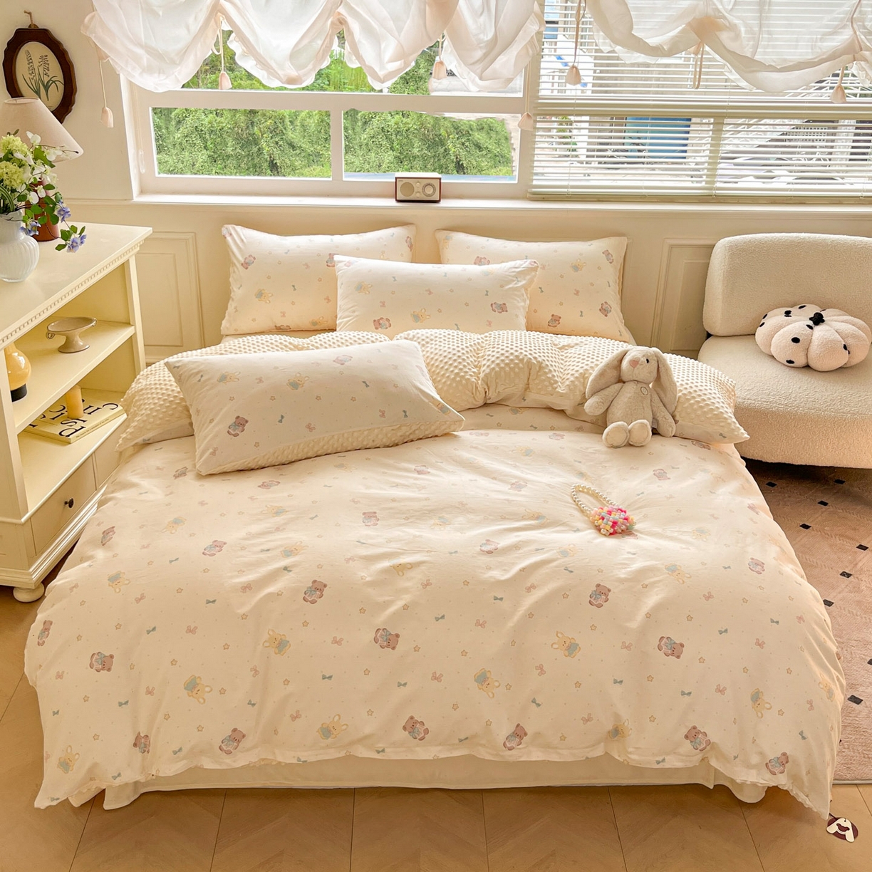 91家纺网 家纺一手货源 找家纺 麦伦家居 2025秋冬新品多功能床品全棉+豆豆绒四件套卡通小清新系列 童趣米