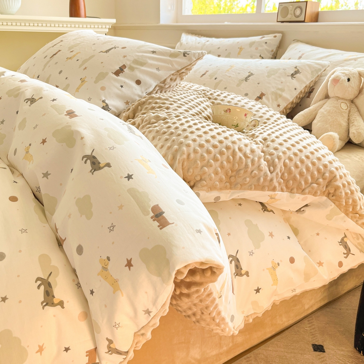 麦伦家居 2025秋冬新品多功能床品全棉+豆豆绒四件套卡通小清新系列 云朵腊肠狗