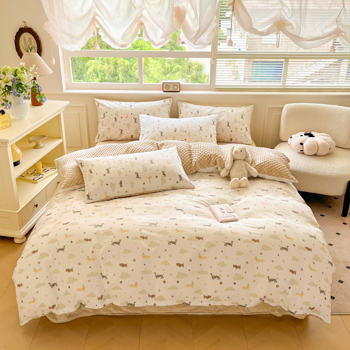 91家纺网 家纺一手货源 找家纺 麦伦家居 2025秋冬新品多功能床品全棉+豆豆绒四件套卡通小清新系列 云朵腊肠狗