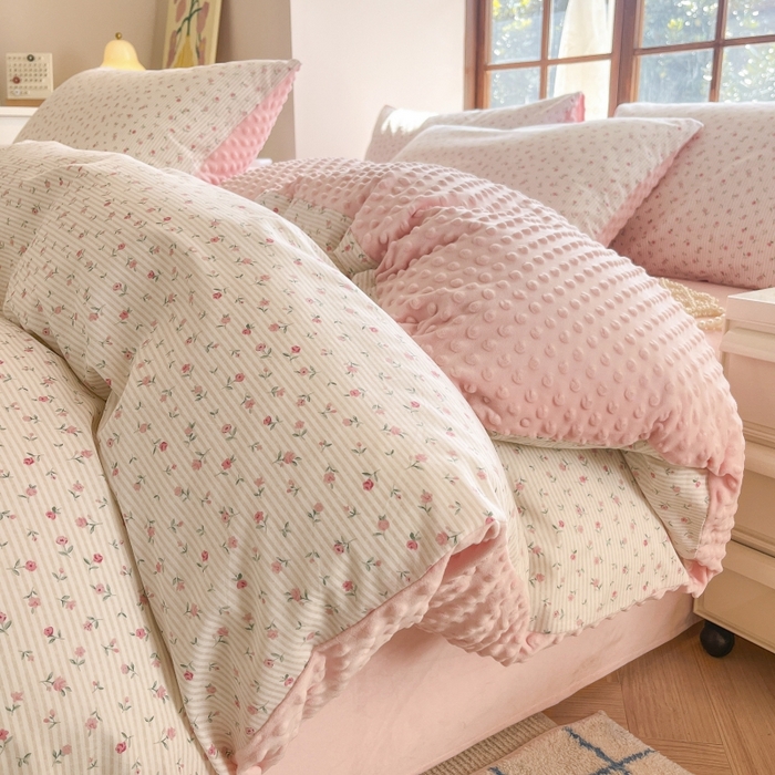 麦伦家居 2025秋冬新品多功能床品全棉+豆豆绒四件套卡通小清新系列 粉色玫瑰